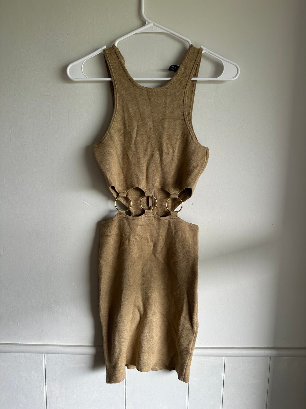 Women’s Tan Sleeveless Linen‑Look Romper Fitted Waist Neutral Size Small